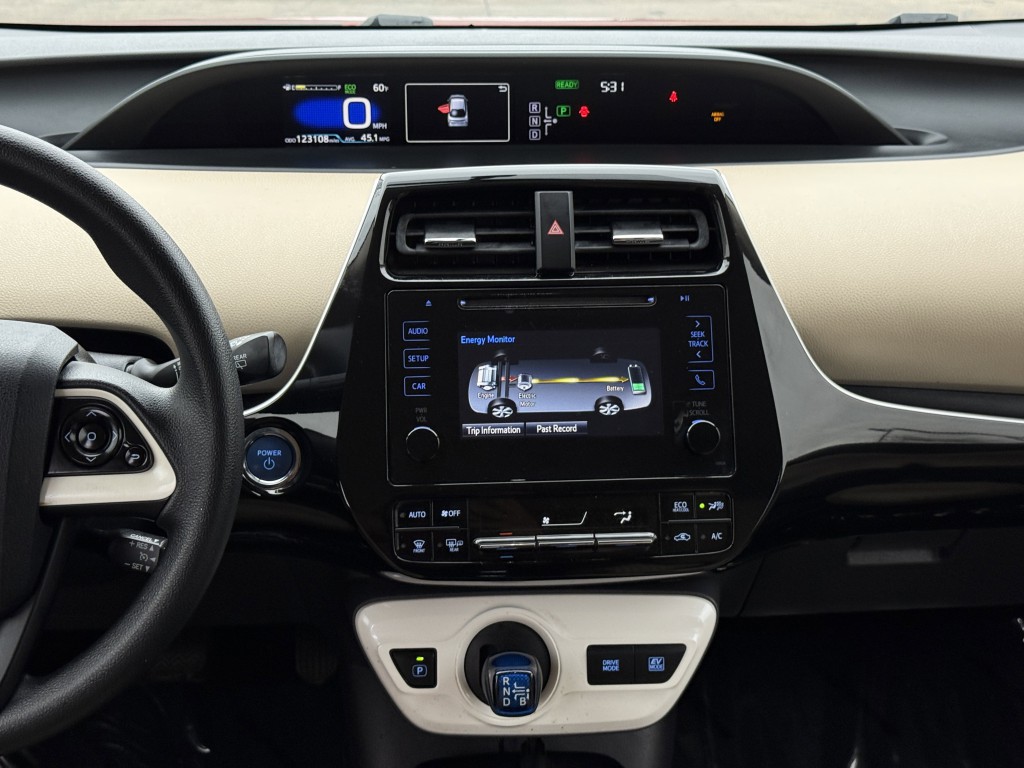 2016 Toyota Prius Image 18