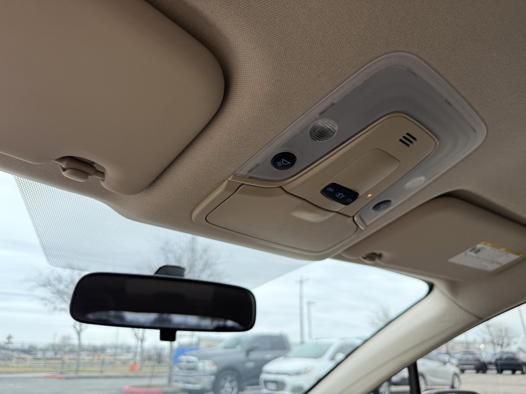 2016 Toyota Prius Image 25