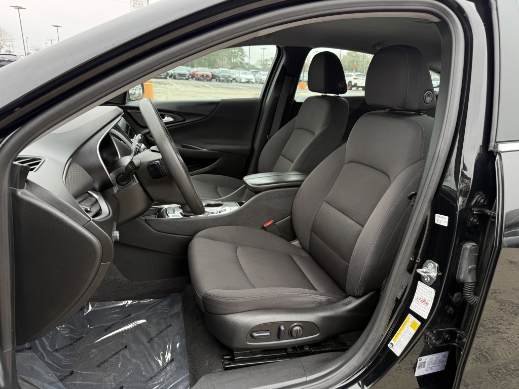 2023 Chevrolet Malibu Image 25