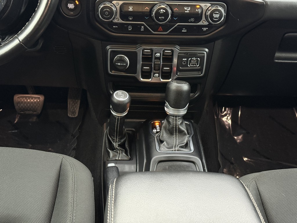 2022 Jeep Wrangler Image 24