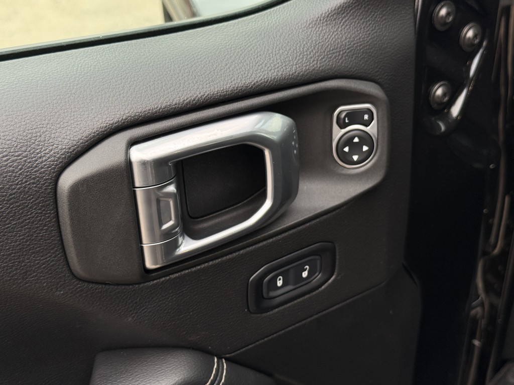 2022 Jeep Wrangler Image 25