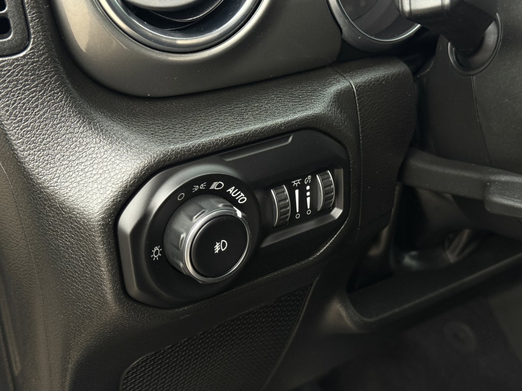 2022 Jeep Wrangler Image 26