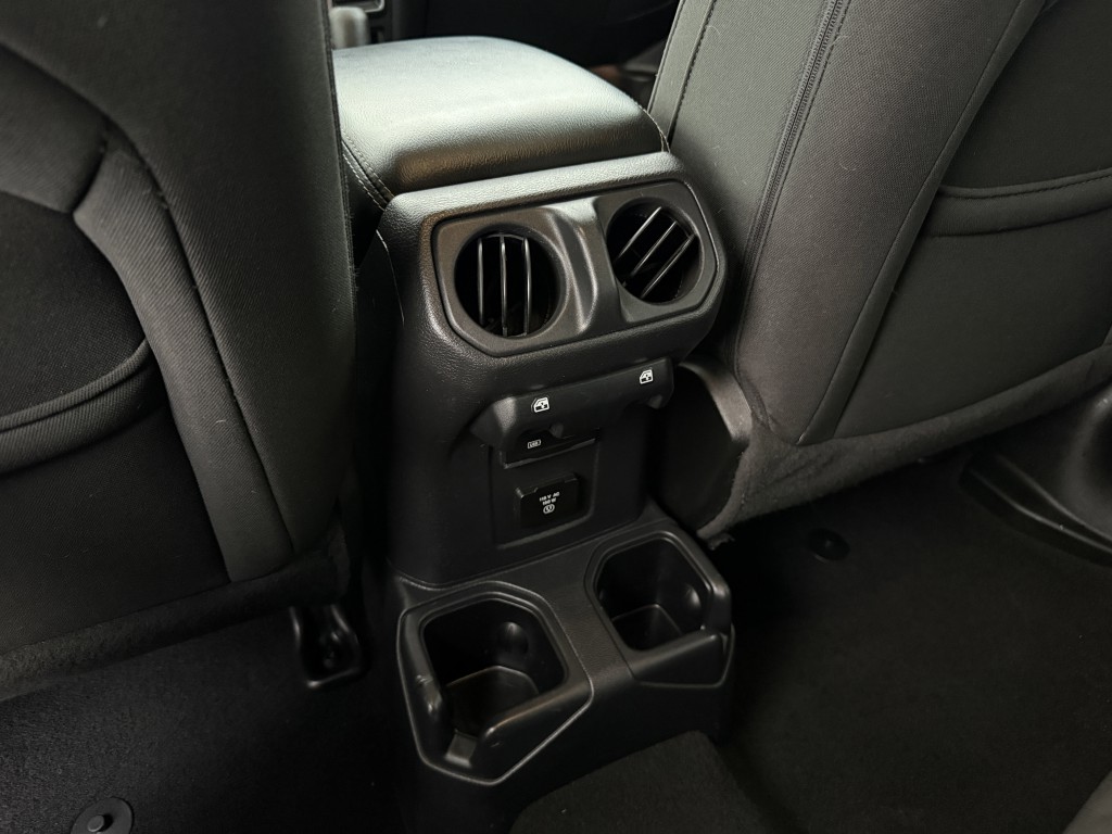 2022 Jeep Wrangler Image 31