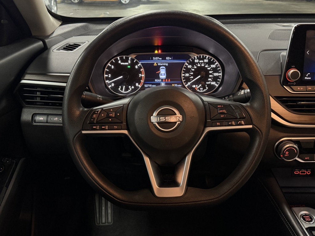 2023 Nissan Altima Image 15