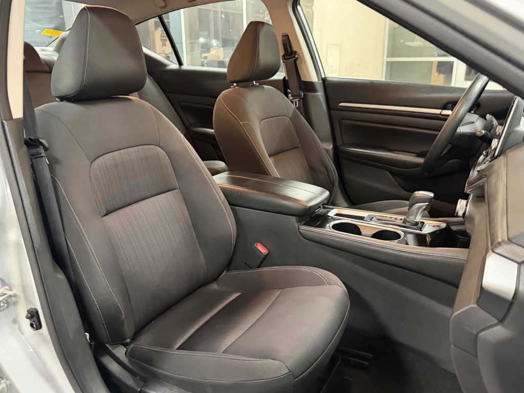 2023 Nissan Altima Image 24