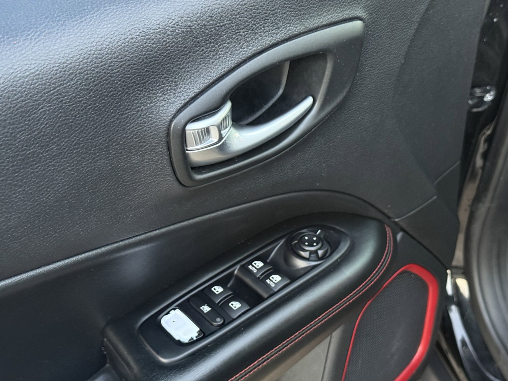 2020 Jeep Compass Image 25