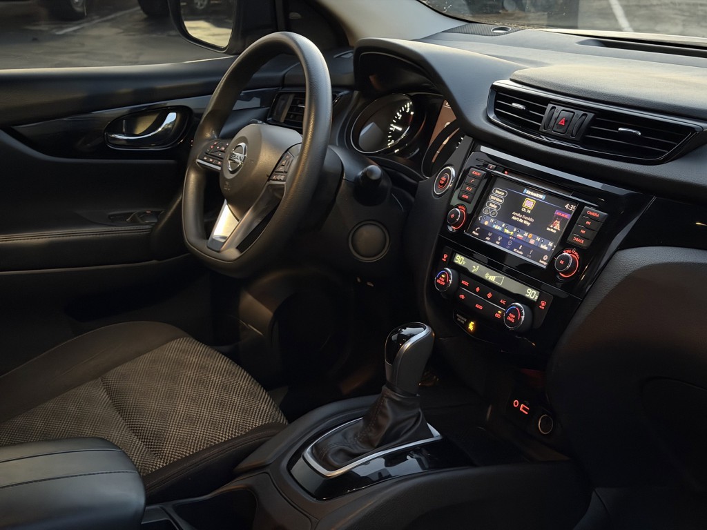 2019 Nissan Rogue Image 13