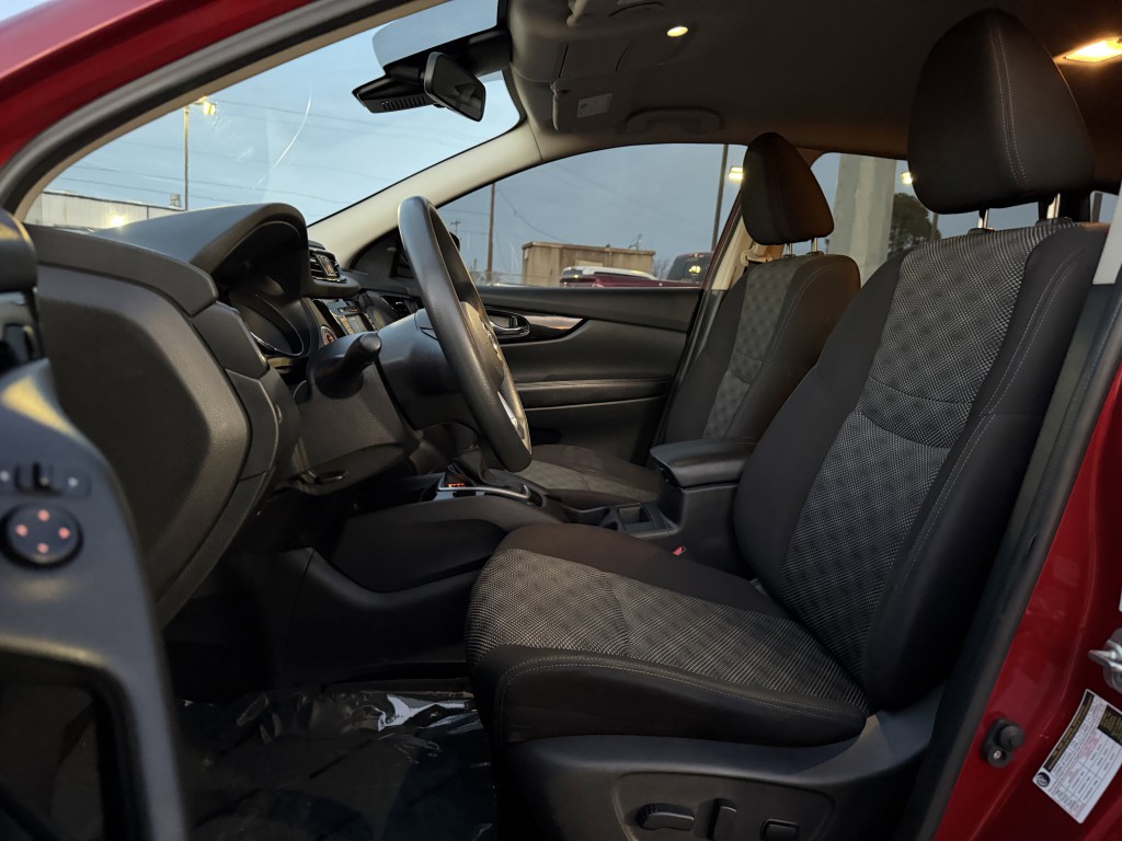 2019 Nissan Rogue Image 24