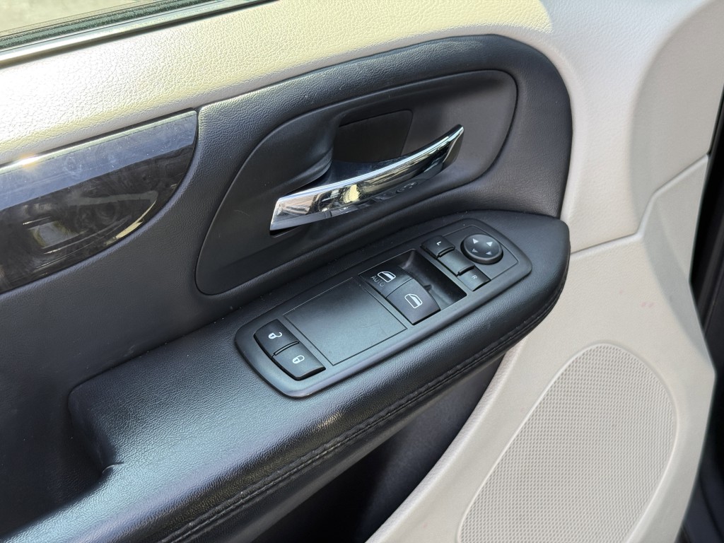 2017 Dodge Grand Caravan Image 24