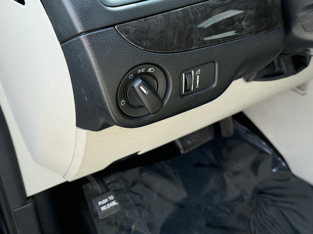 2017 Dodge Grand Caravan Image 25