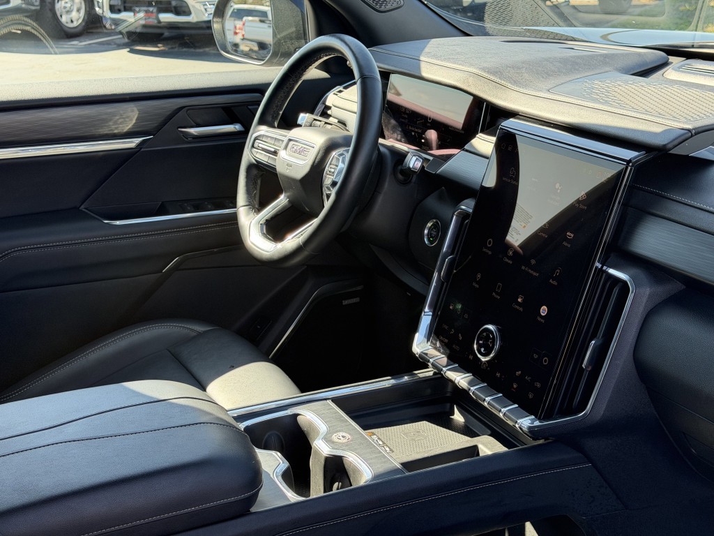 2024 GMC Acadia Image 13