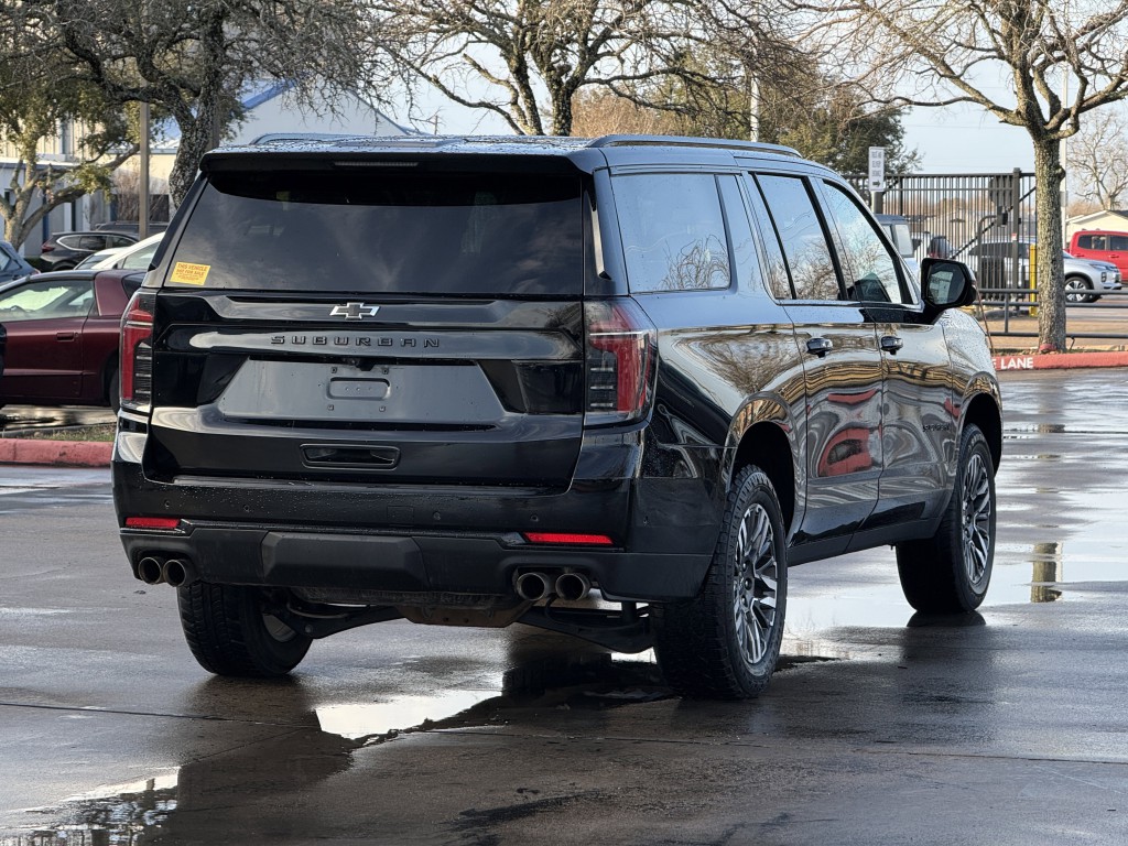 2025 Chevrolet Suburban Image 13