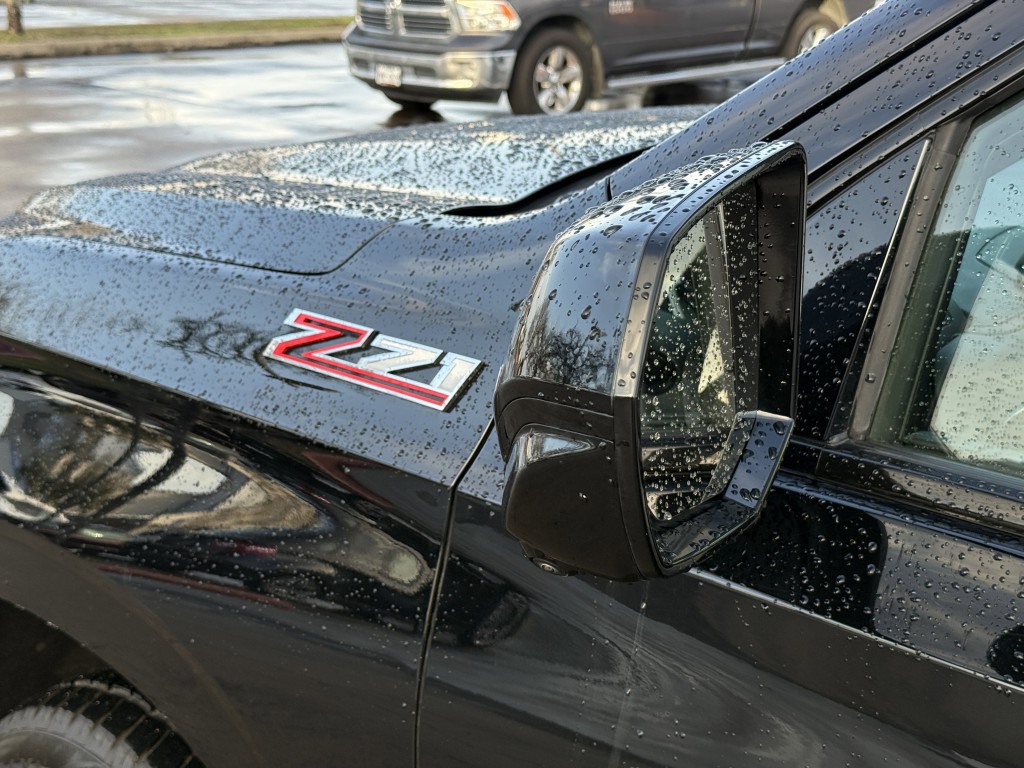 2025 Chevrolet Suburban Image 15