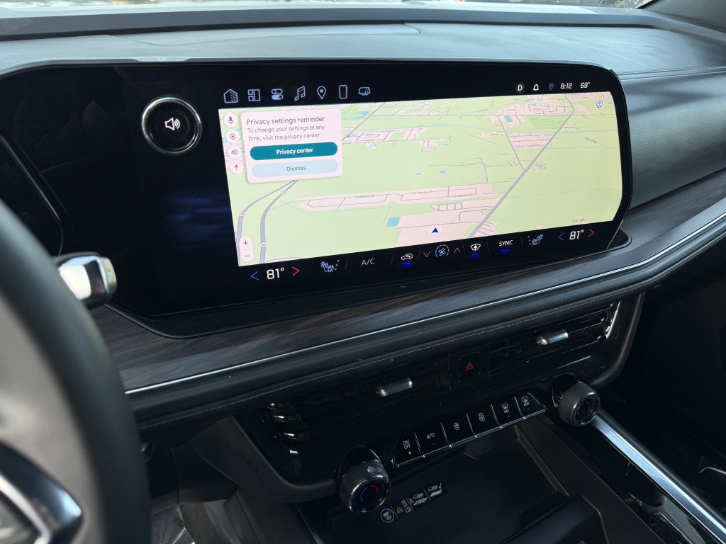 2025 Chevrolet Suburban Image 26