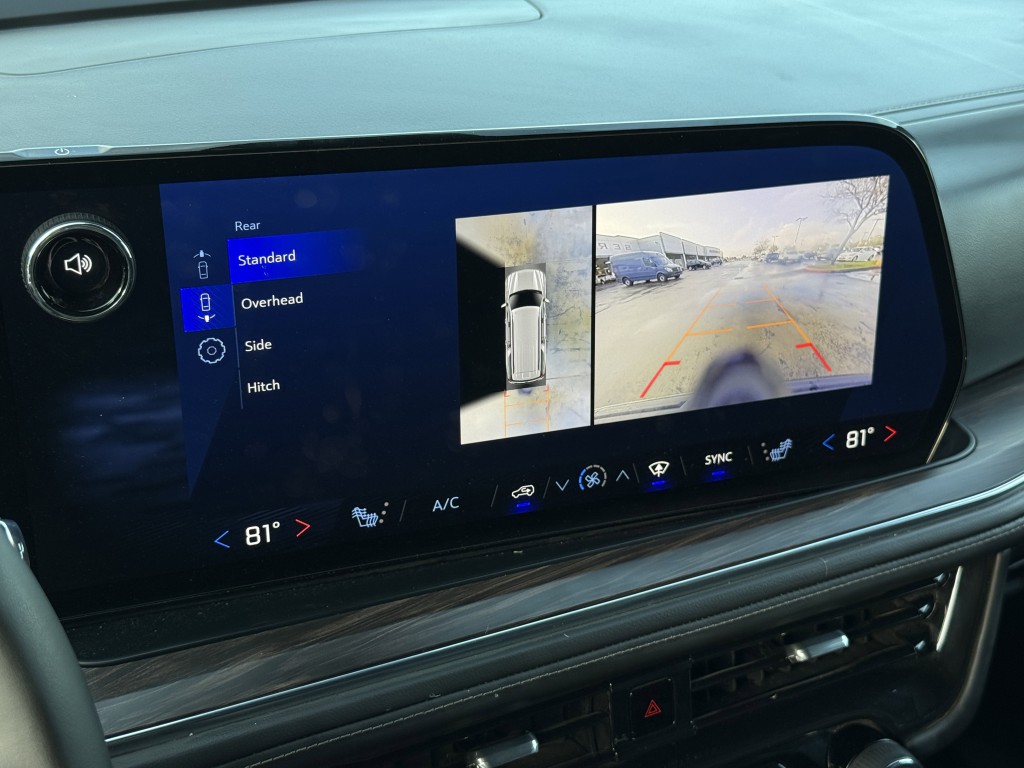 2025 Chevrolet Suburban Image 27