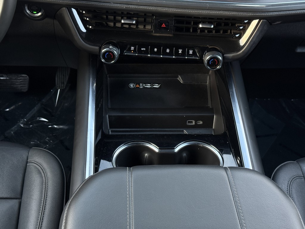 2025 Chevrolet Suburban Image 28