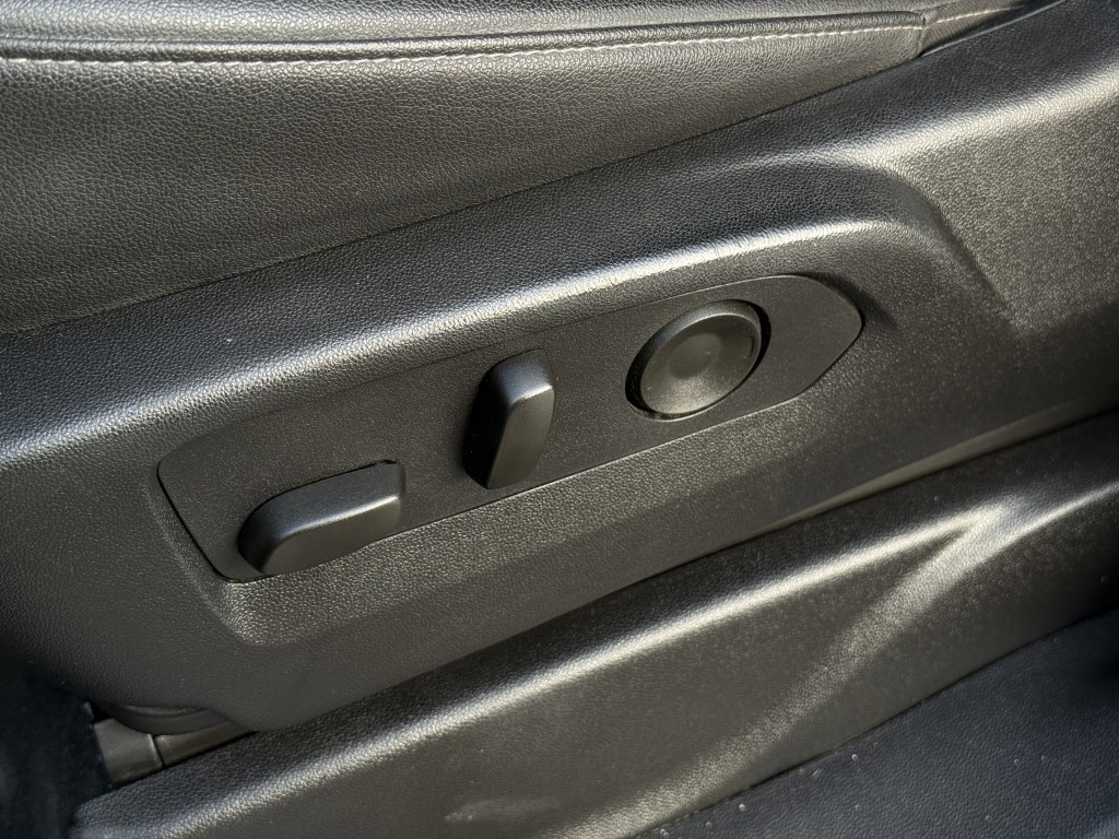 2025 Chevrolet Suburban Image 33