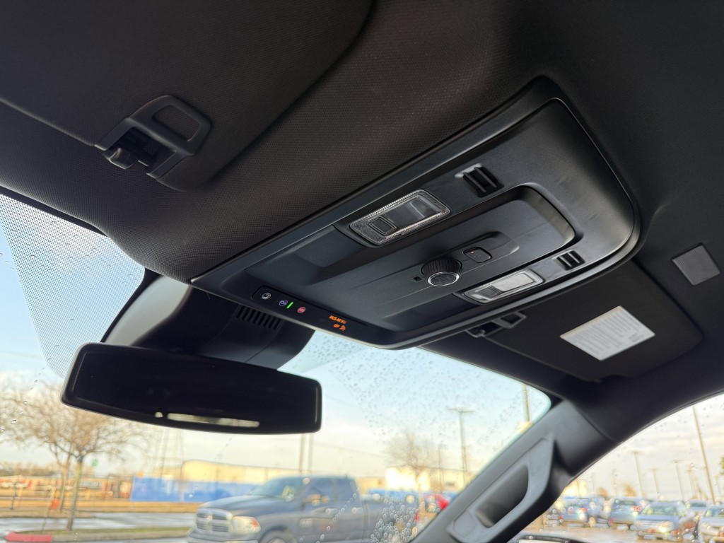 2025 Chevrolet Suburban Image 35