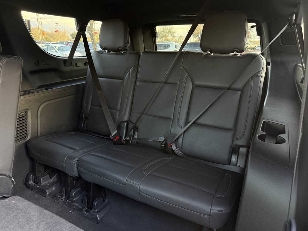 2025 Chevrolet Suburban Image 39