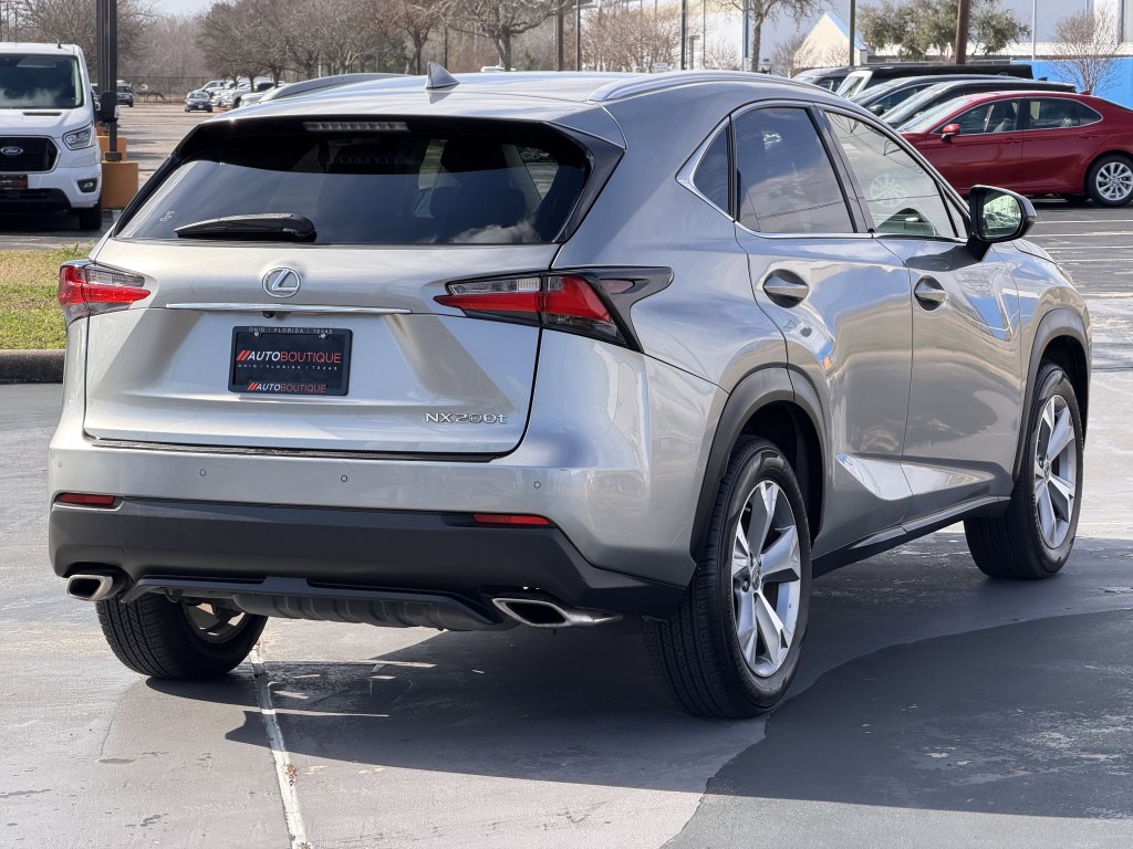 2017 Lexus NX Image 9