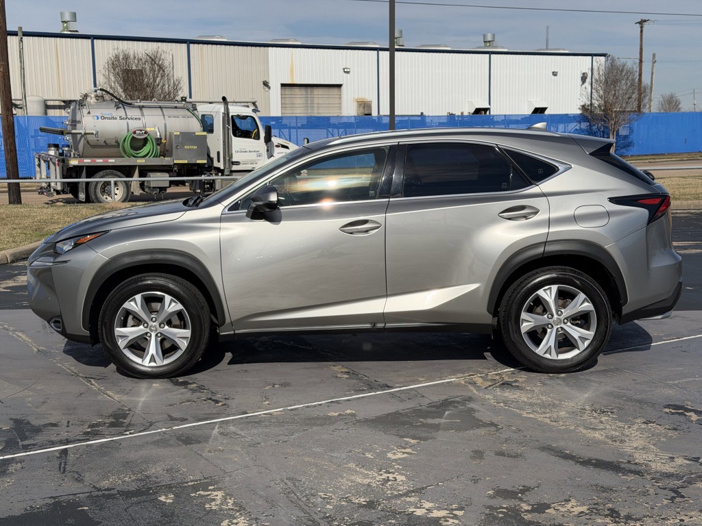 2017 Lexus NX Image 10