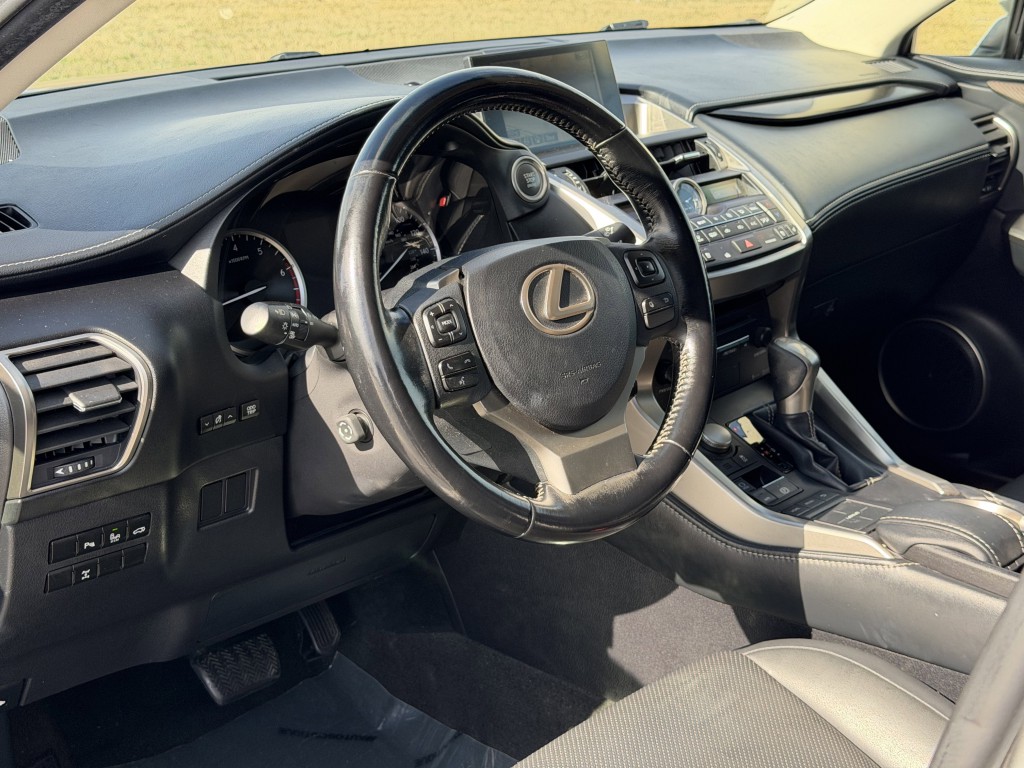 2017 Lexus NX Image 12