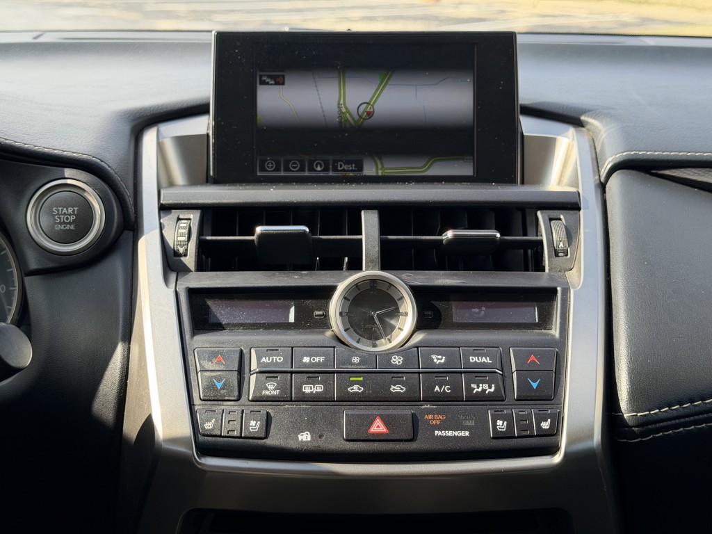 2017 Lexus NX Image 17