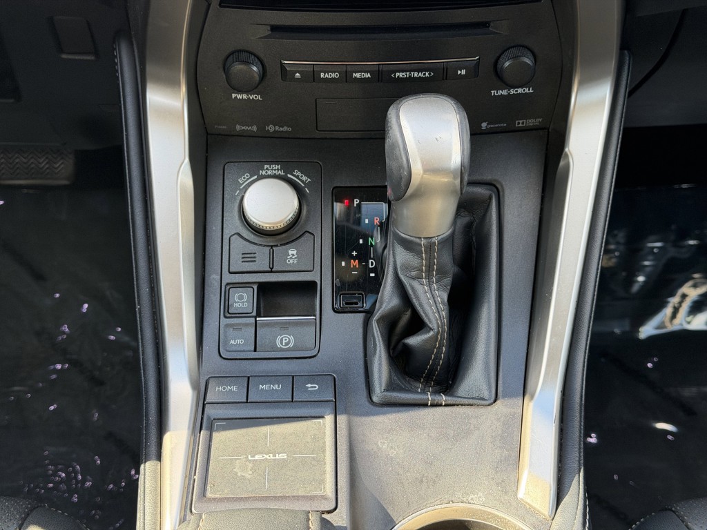 2017 Lexus NX Image 19