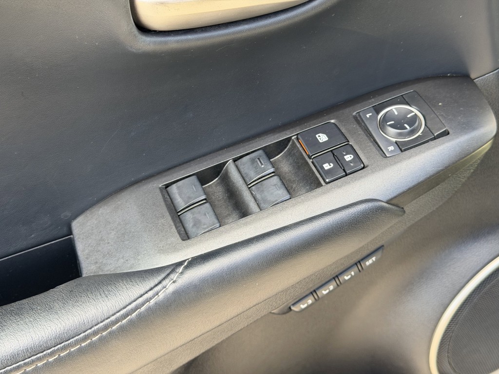 2017 Lexus NX Image 21