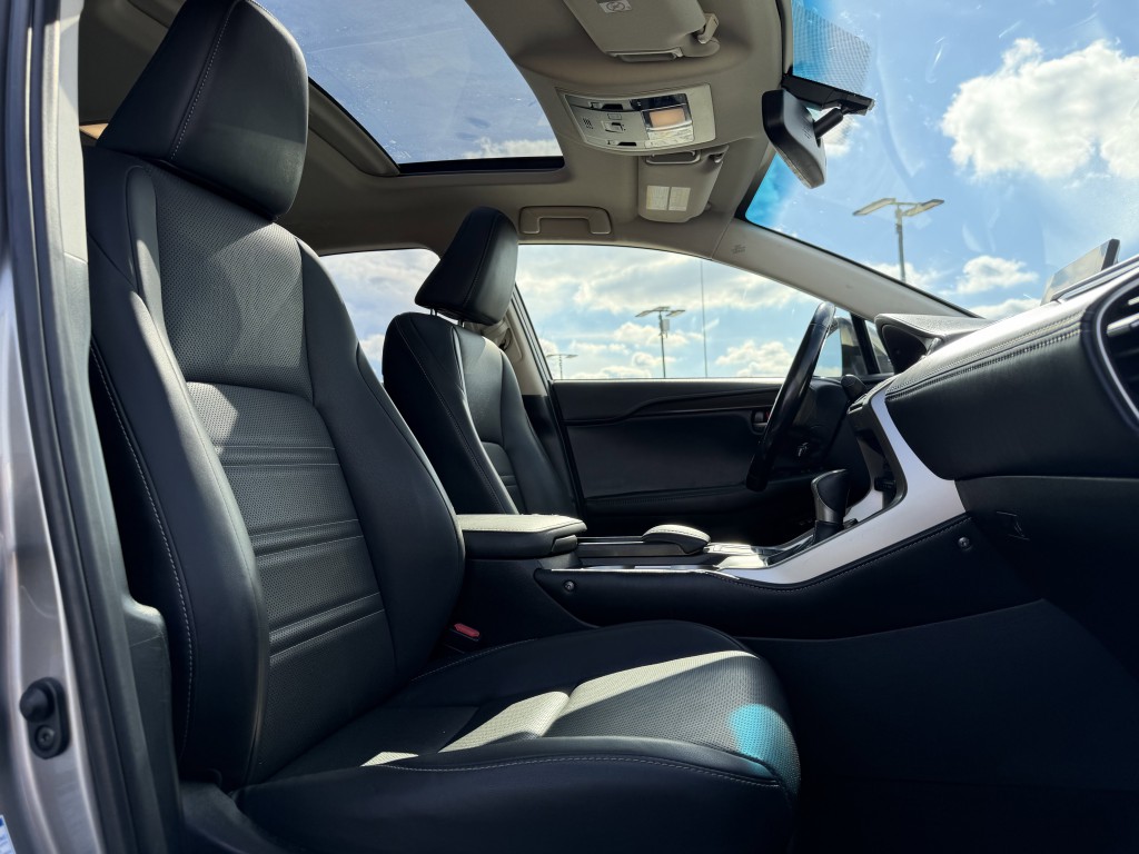 2017 Lexus NX Image 22