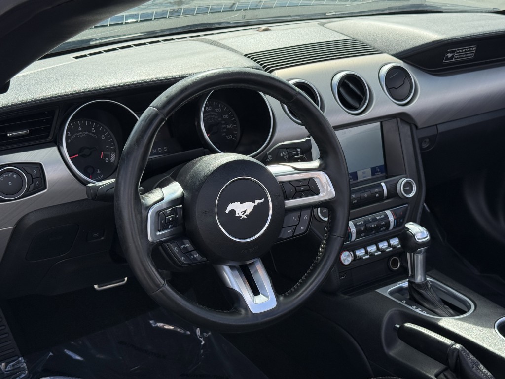 2020 Ford Mustang Image 16