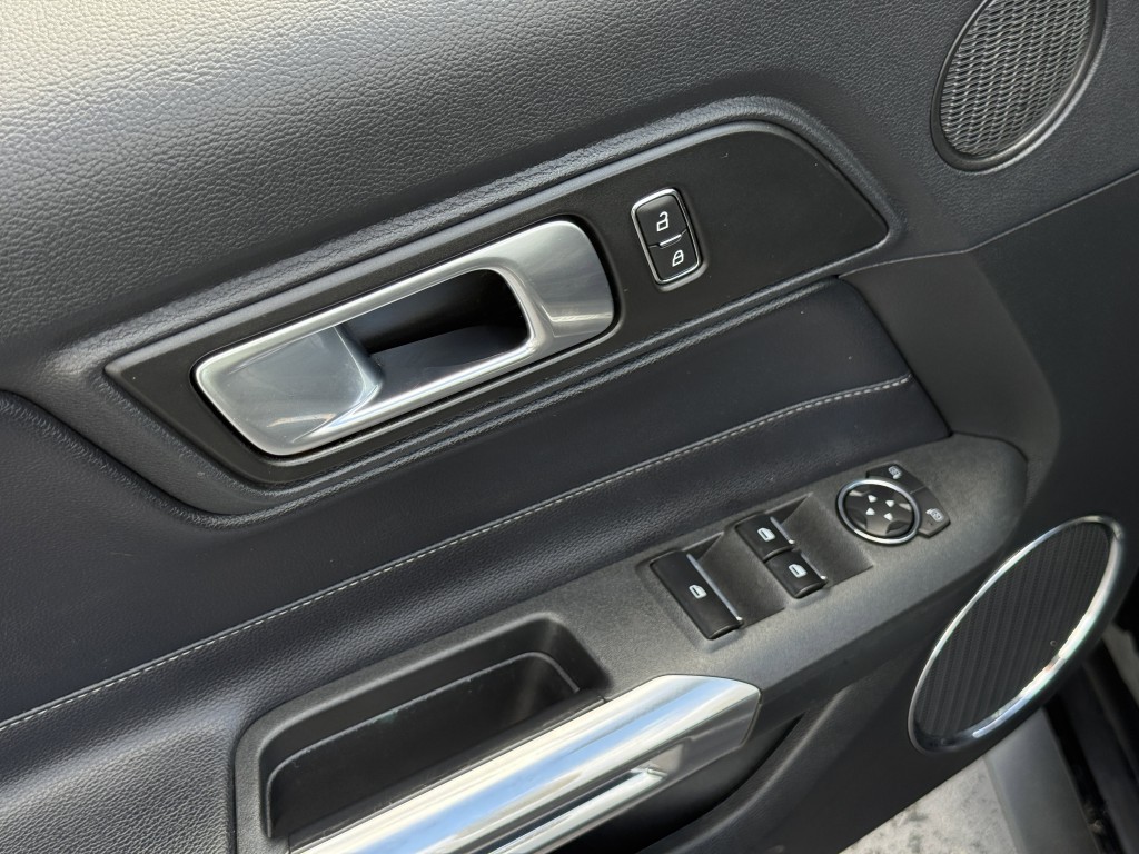 2020 Ford Mustang Image 27