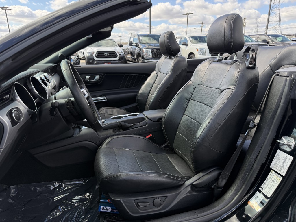 2020 Ford Mustang Image 29