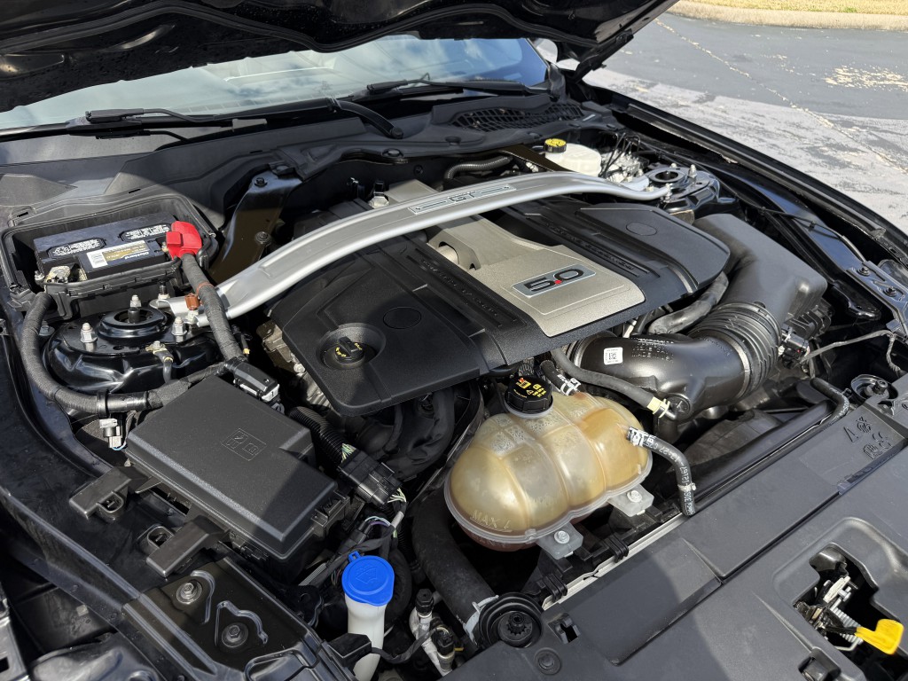 2020 Ford Mustang Image 36