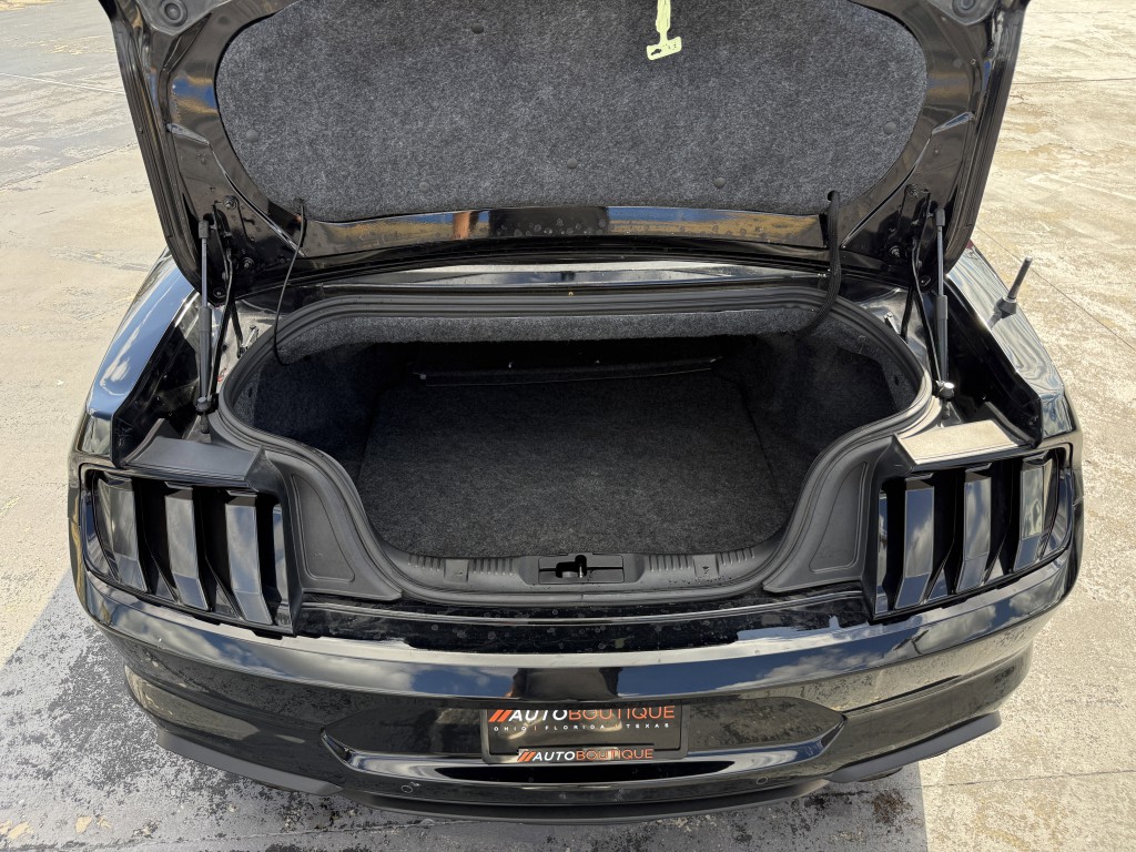 2020 Ford Mustang Image 38