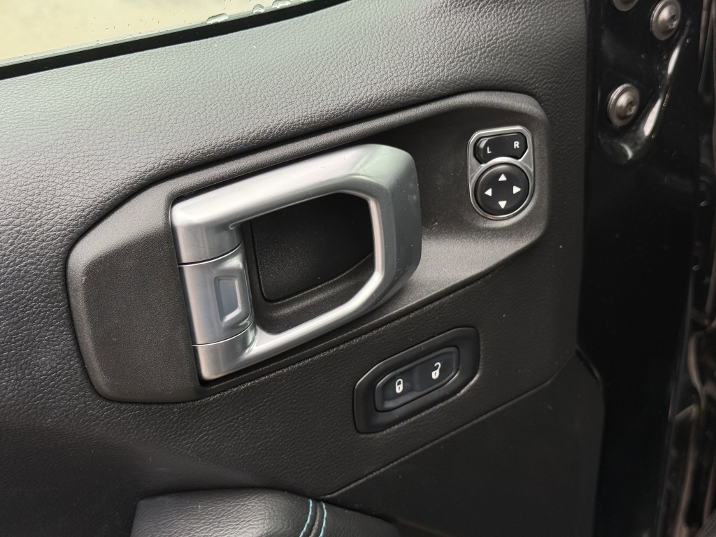 2021 Jeep Wrangler Image 25