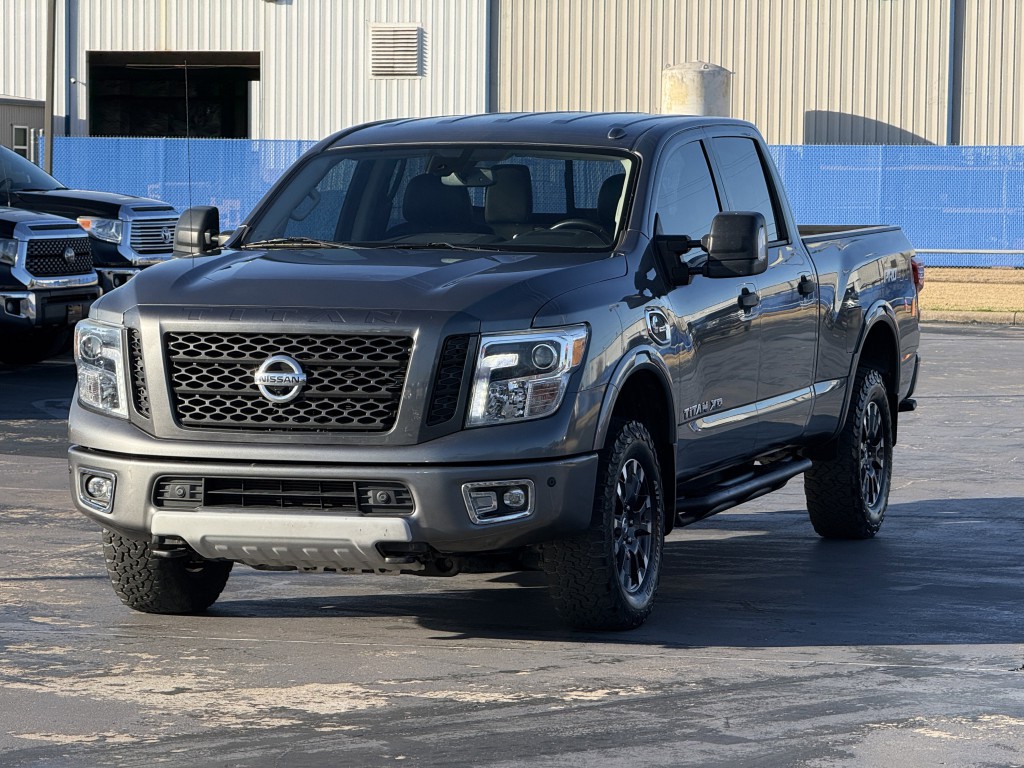2019 Nissan Titan Image 5