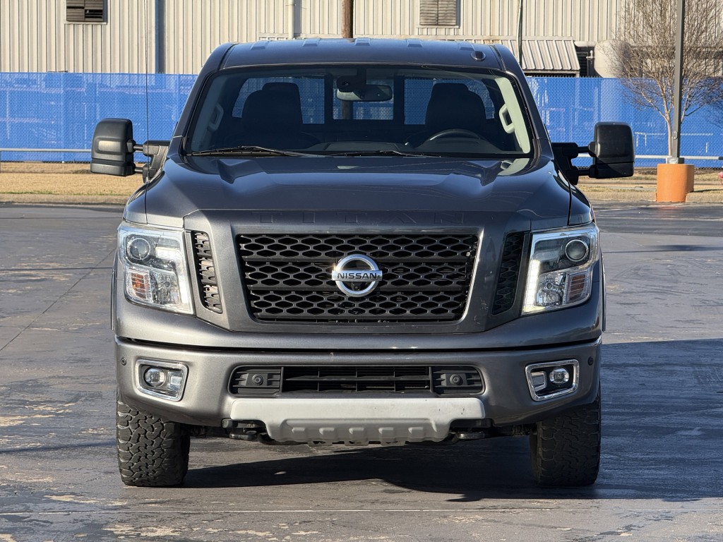 2019 Nissan Titan Image 6