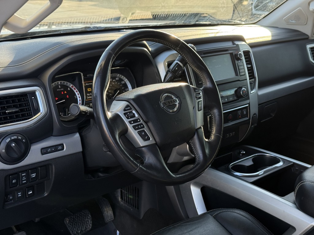 2019 Nissan Titan Image 14