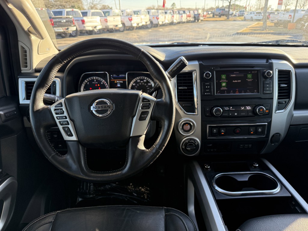 2019 Nissan Titan Image 16