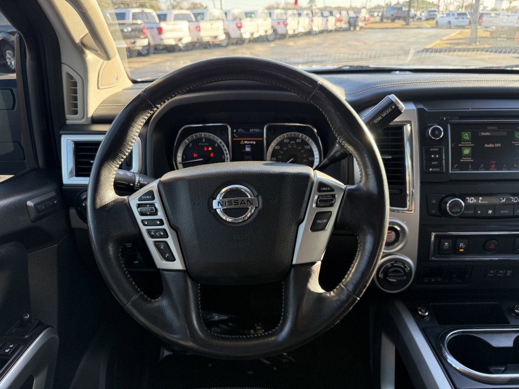 2019 Nissan Titan Image 17