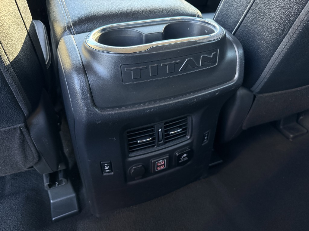 2019 Nissan Titan Image 35