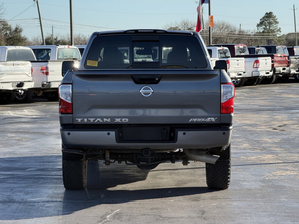 2019 Nissan Titan Image 8