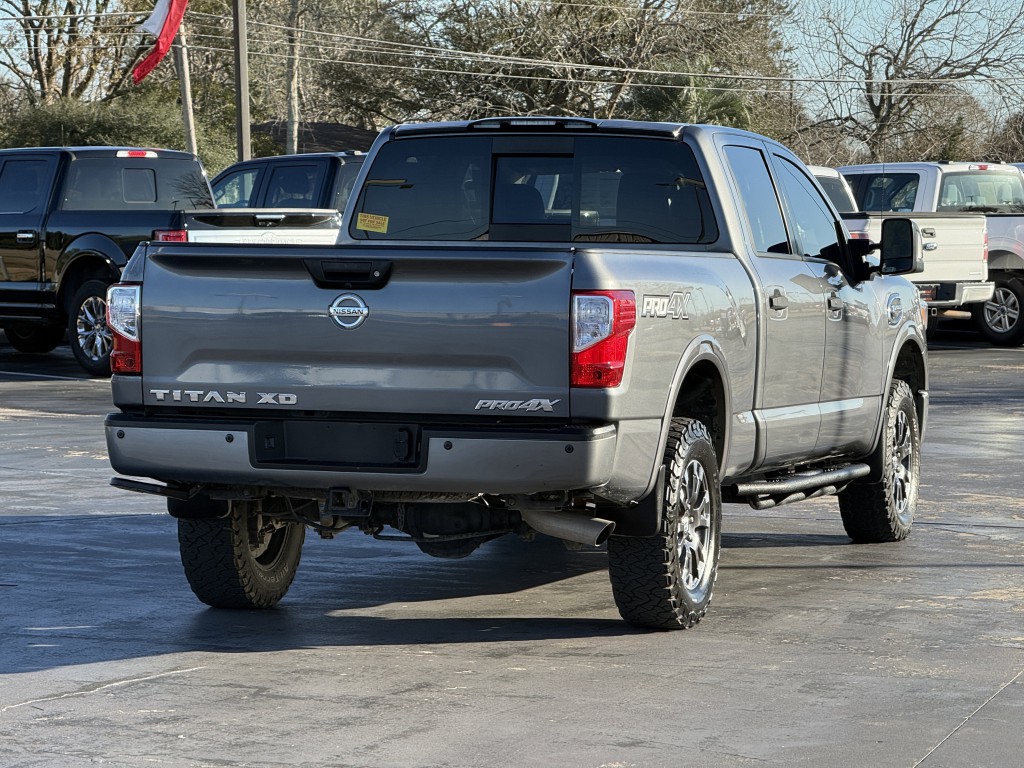 2019 Nissan Titan Image 10