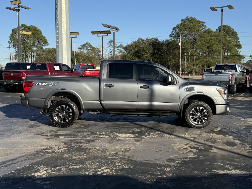 2019 Nissan Titan Image 12