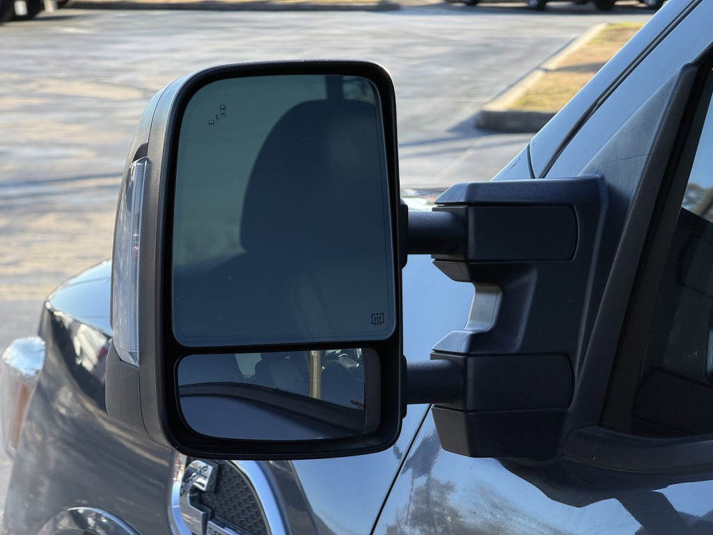 2019 Nissan Titan Image 13