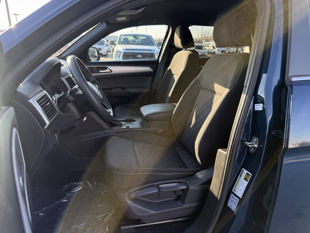 2021 Volkswagen Atlas Cross Sport Image 15