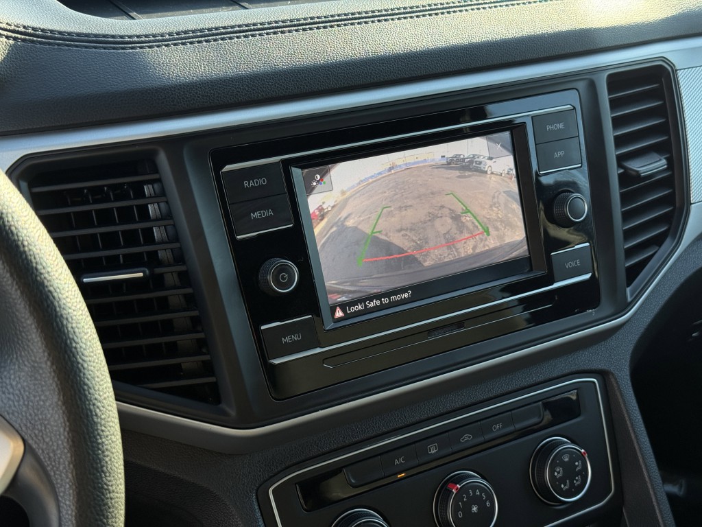 2021 Volkswagen Atlas Cross Sport Image 24