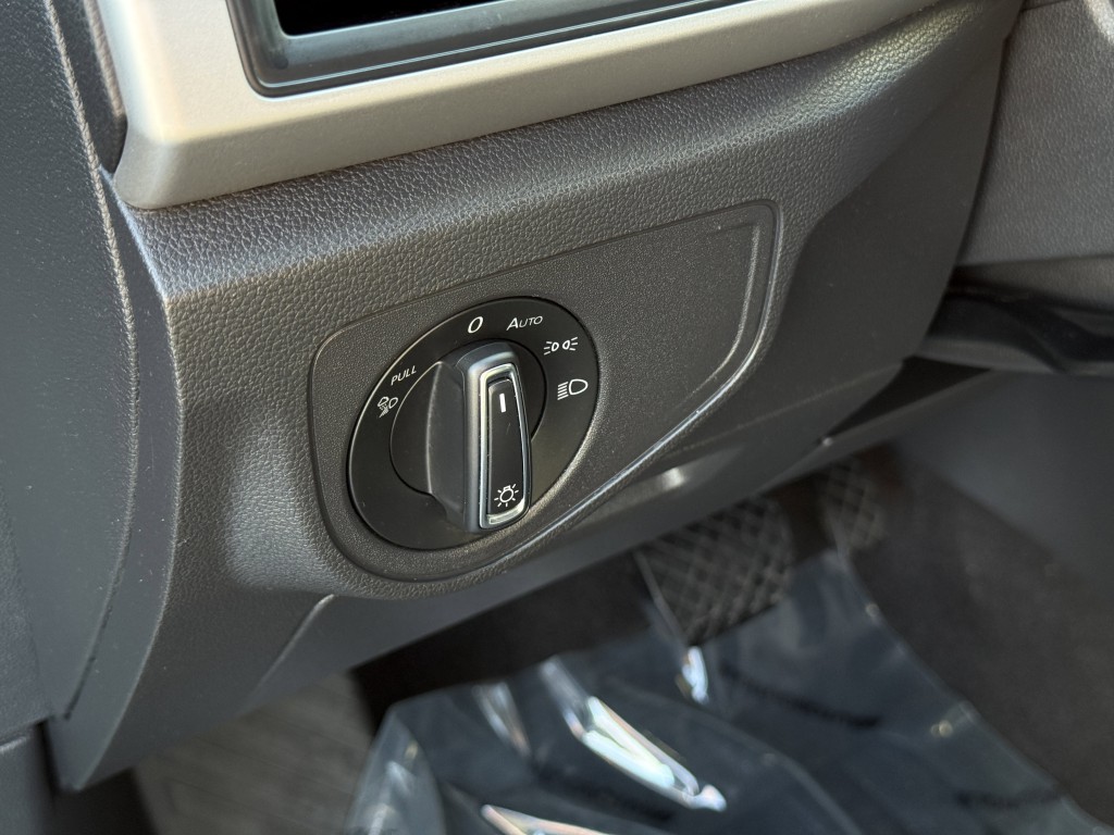 2021 Volkswagen Atlas Cross Sport Image 27