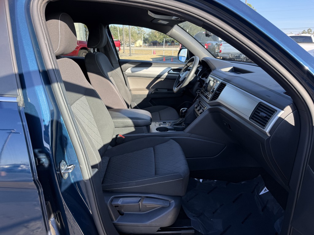 2021 Volkswagen Atlas Cross Sport Image 29